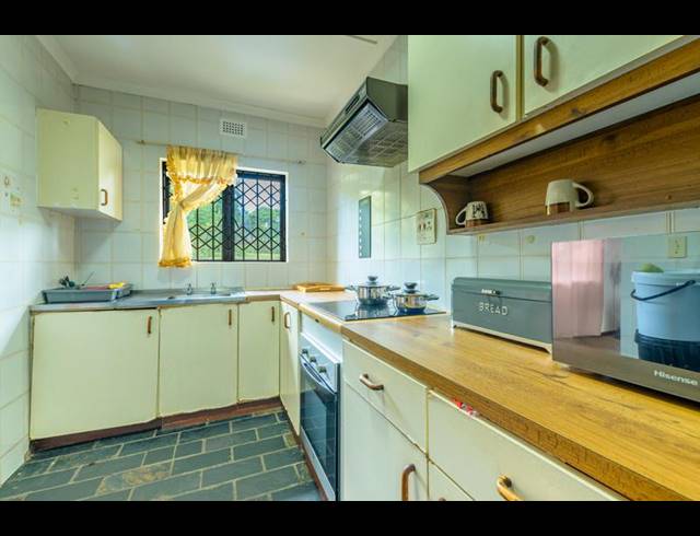 2 BEDROOM APARTMENT FOR SALE IN CLARENDON